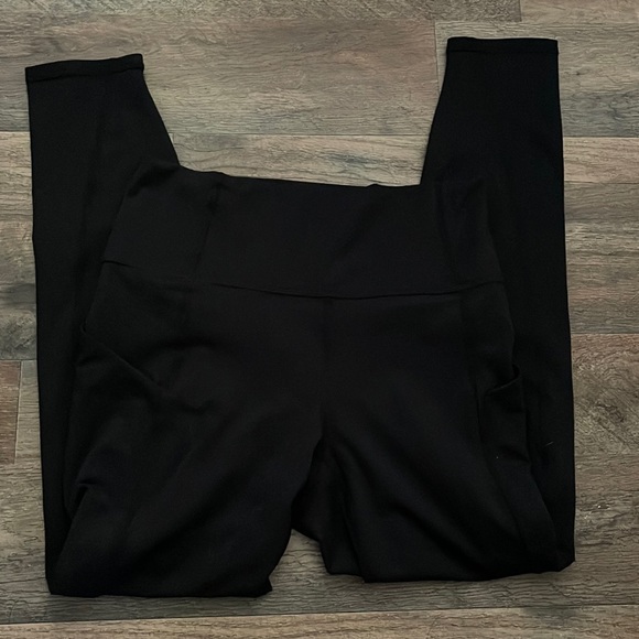 Fabletics Pants - Oasis 7/8 Small Black Leggings